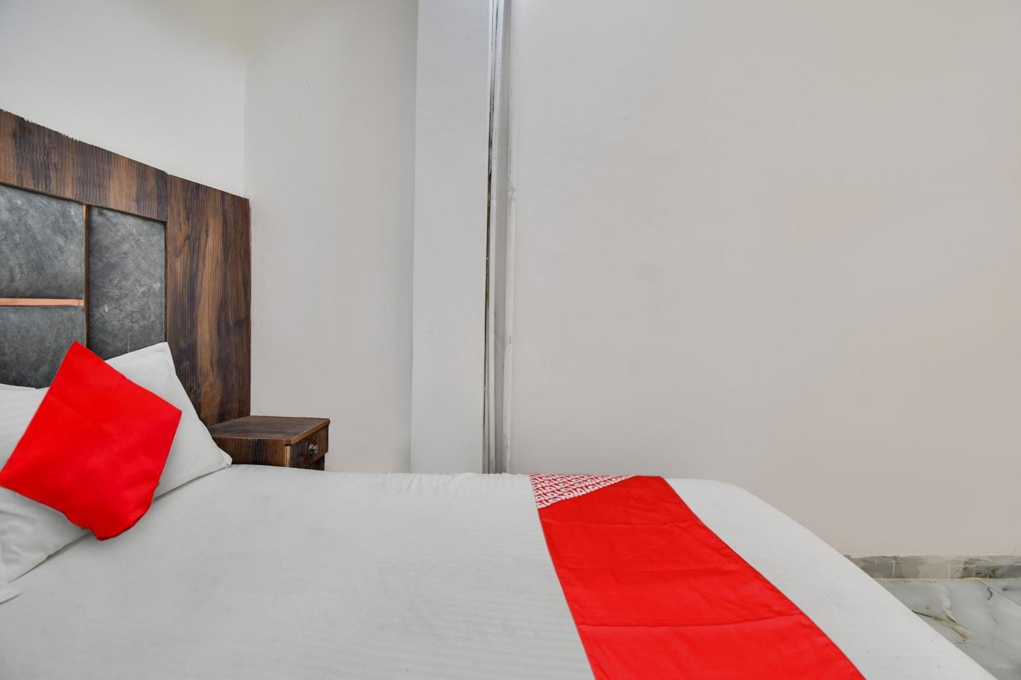 Hotel O Golden King Guest House Nové Dillí Exteriér fotografie