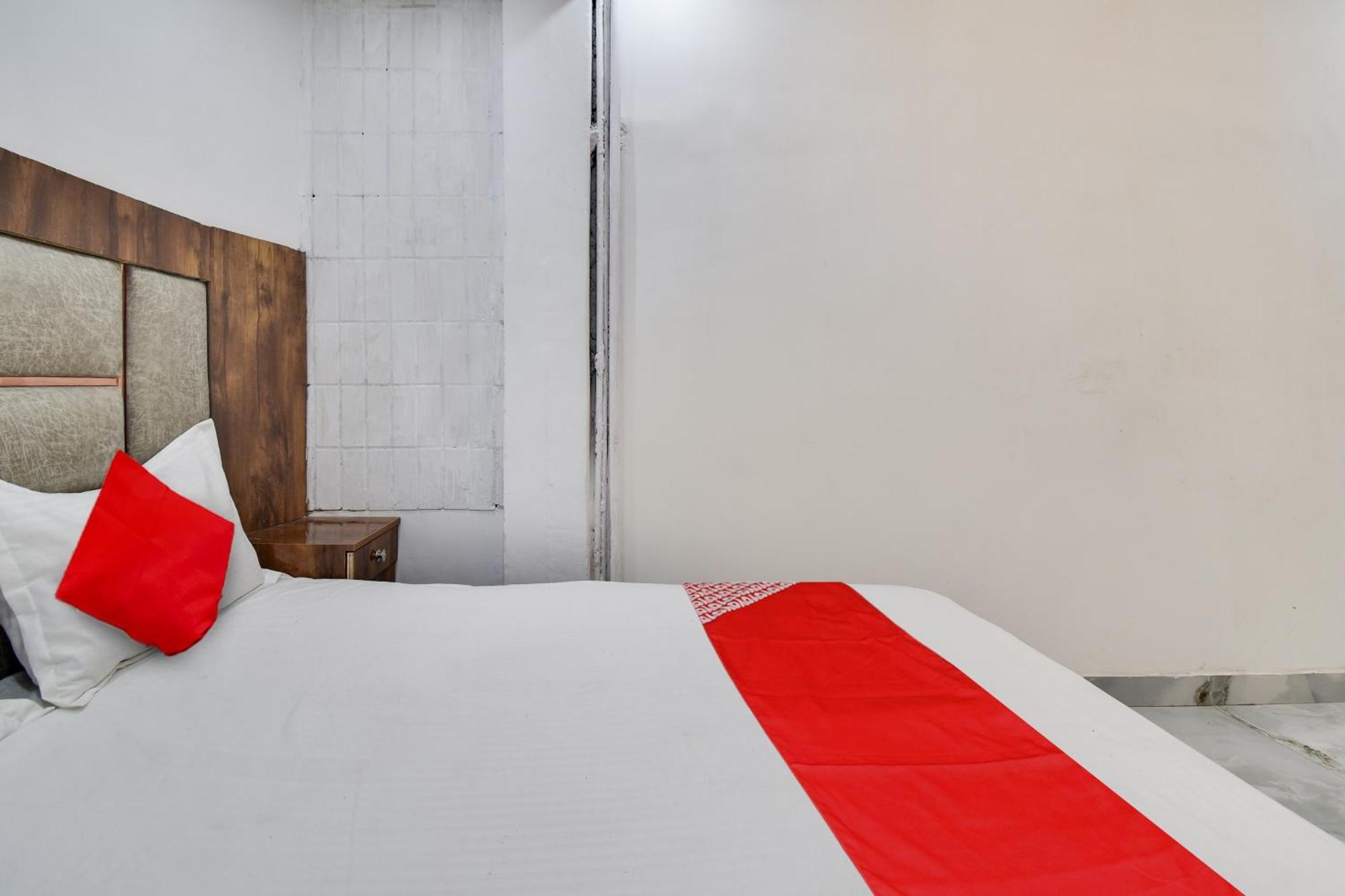 Hotel O Golden King Guest House Nové Dillí Exteriér fotografie